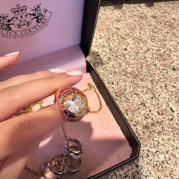 Juicy couture necklace with multiple rings that can also be wearable! 🫶🏼💕 - Picture 3 of 4